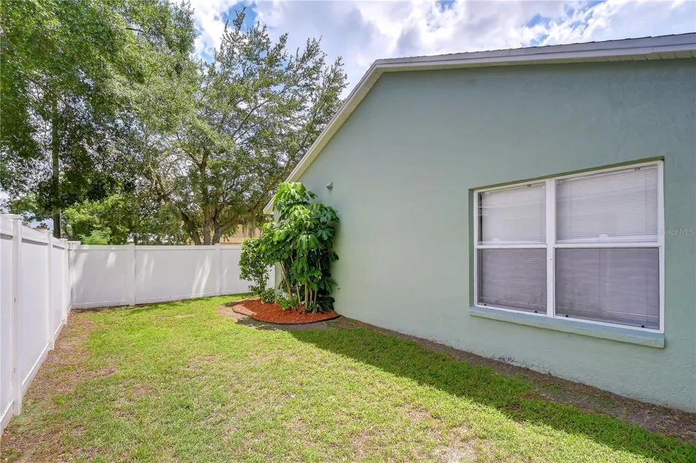 8736 MORRISON OAKS COURT Temple Terrace, FL 33637