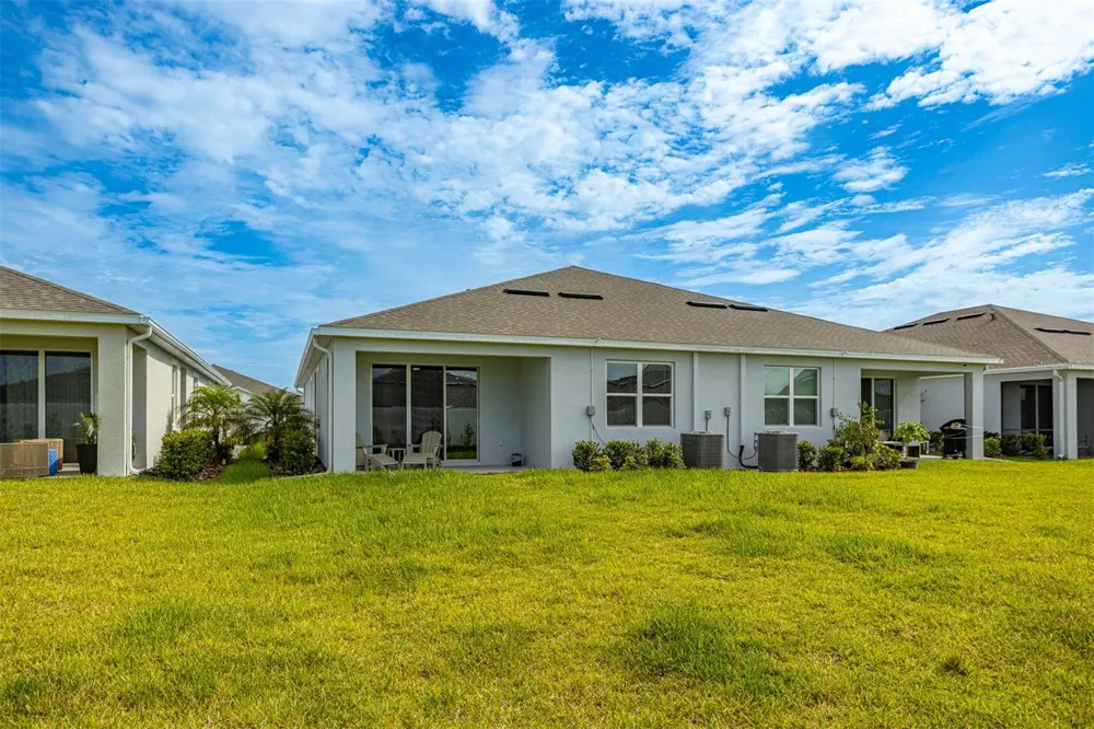 18052 CROPSIDE TRAIL Bradenton, FL 34211