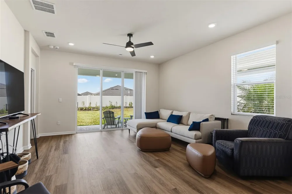 18052 CROPSIDE TRAIL Bradenton, FL 34211