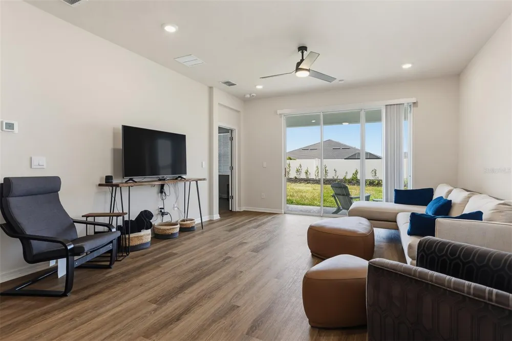 18052 CROPSIDE TRAIL Bradenton, FL 34211