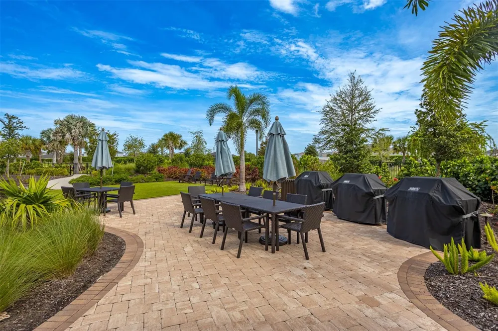 18052 CROPSIDE TRAIL Bradenton, FL 34211