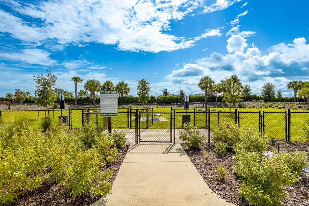 18052 CROPSIDE TRAIL Bradenton, FL 34211