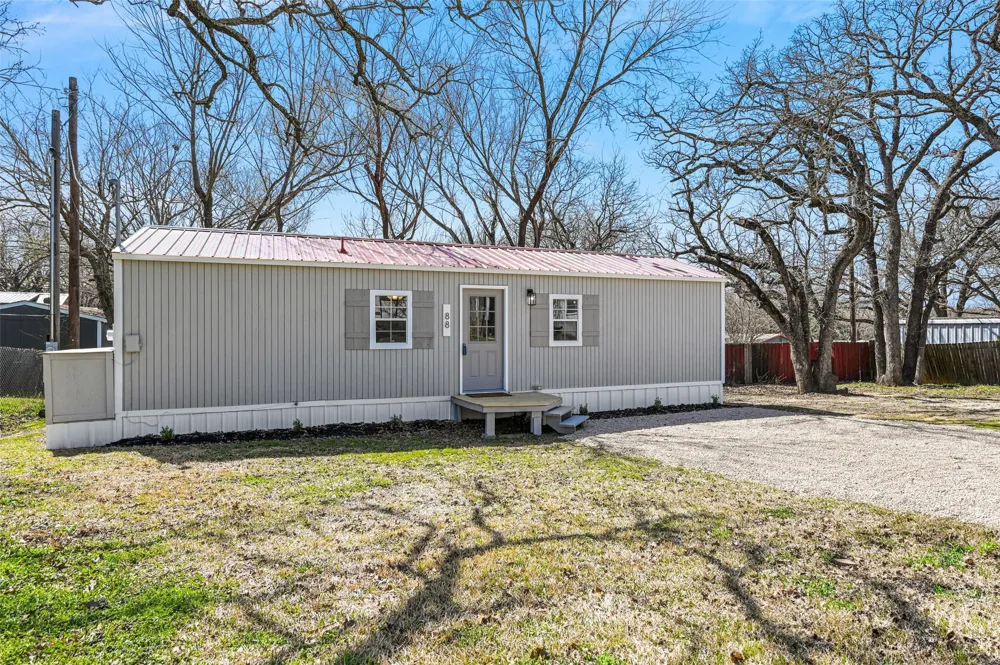 88 Live Oak Street Alvarado, TX 76009
