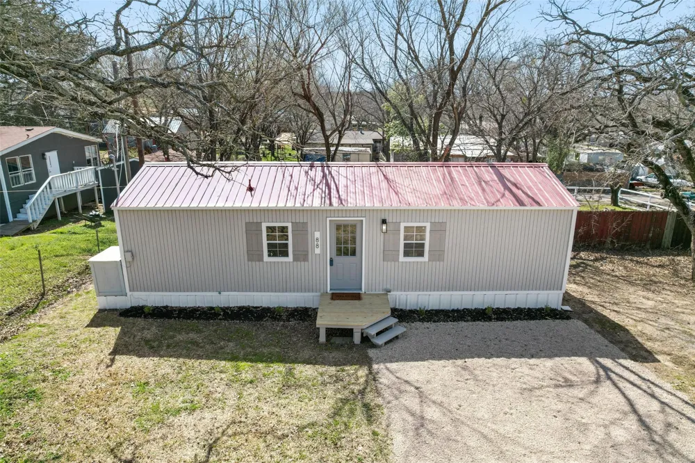 88 Live Oak Street Alvarado, TX 76009