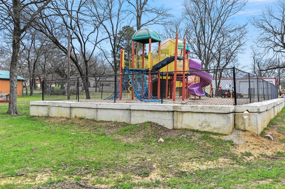 88 Live Oak Street Alvarado, TX 76009