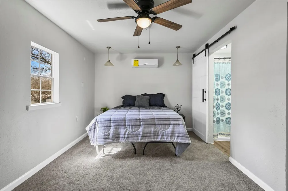 88 Live Oak Street Alvarado, TX 76009