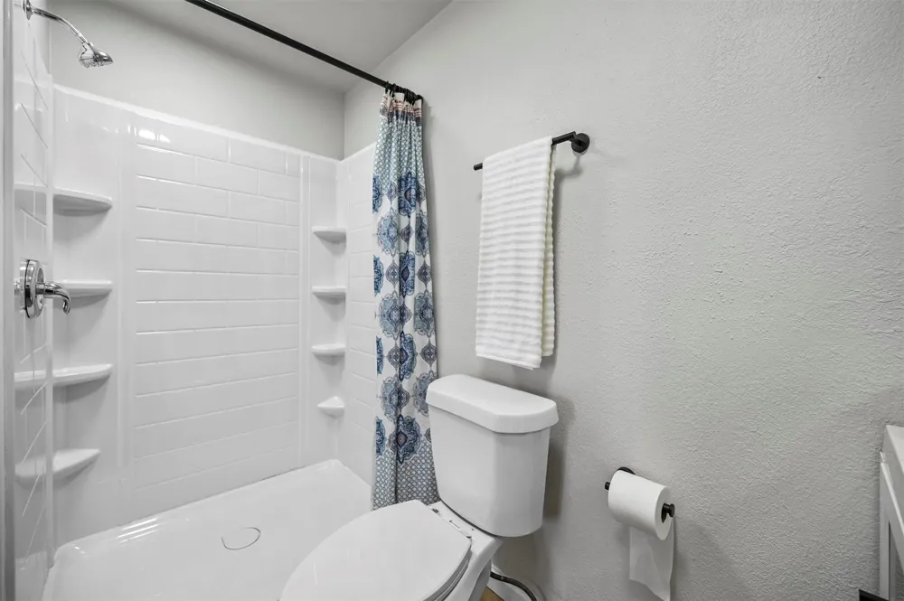 88 Live Oak Street Alvarado, TX 76009