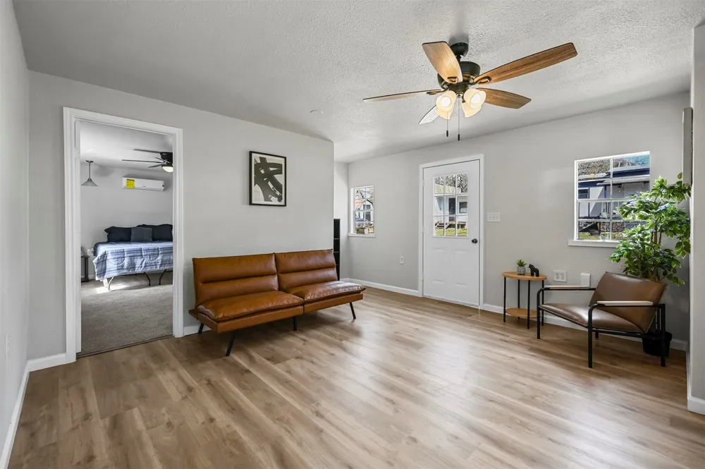 88 Live Oak Street Alvarado, TX 76009