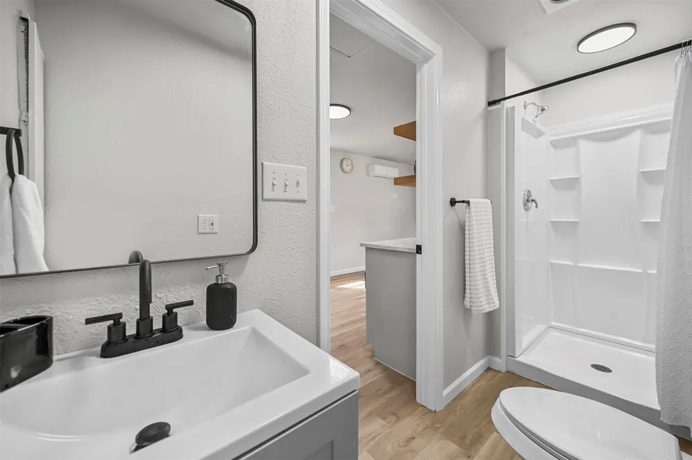 88 Live Oak Street Alvarado, TX 76009