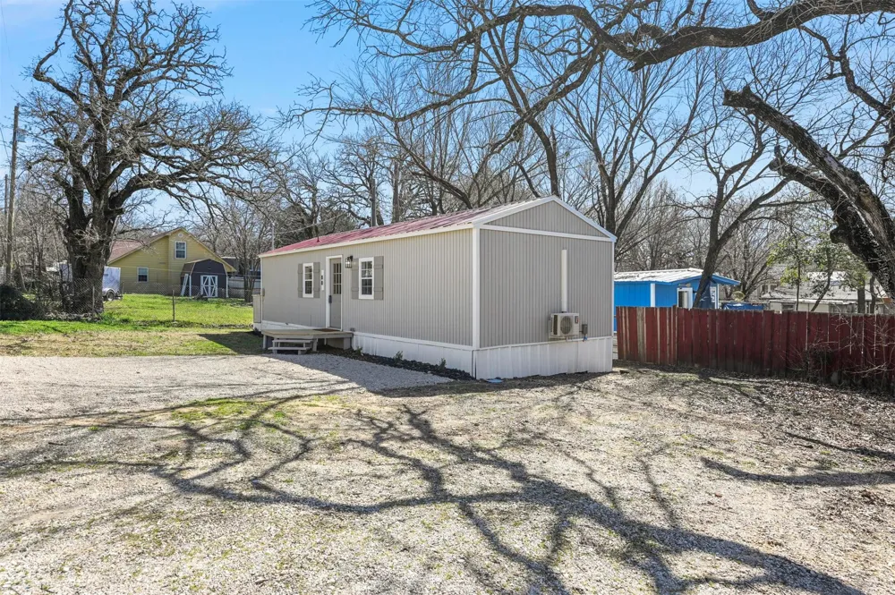 88 Live Oak Street Alvarado, TX 76009
