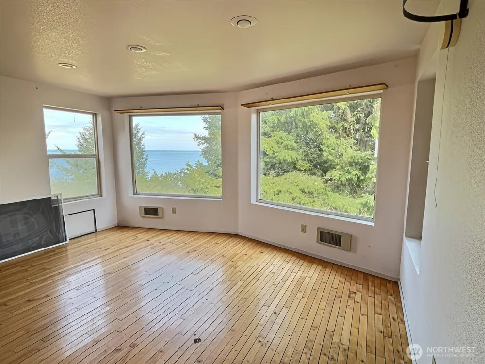206 Sunrise Avenue SE Ocean Shores, WA 98569