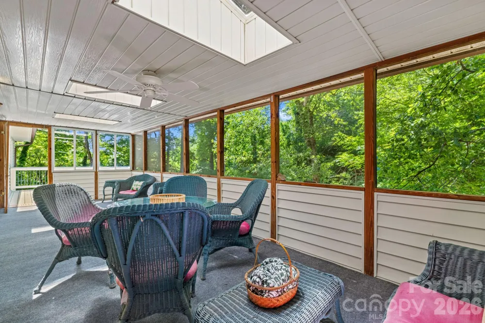 98 Pensacola Avenue Arden, NC 28704
