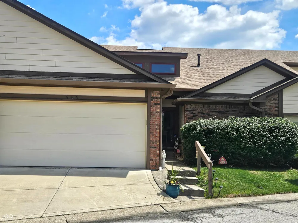 563 Cielo Vista Court Greenwood, IN 46143