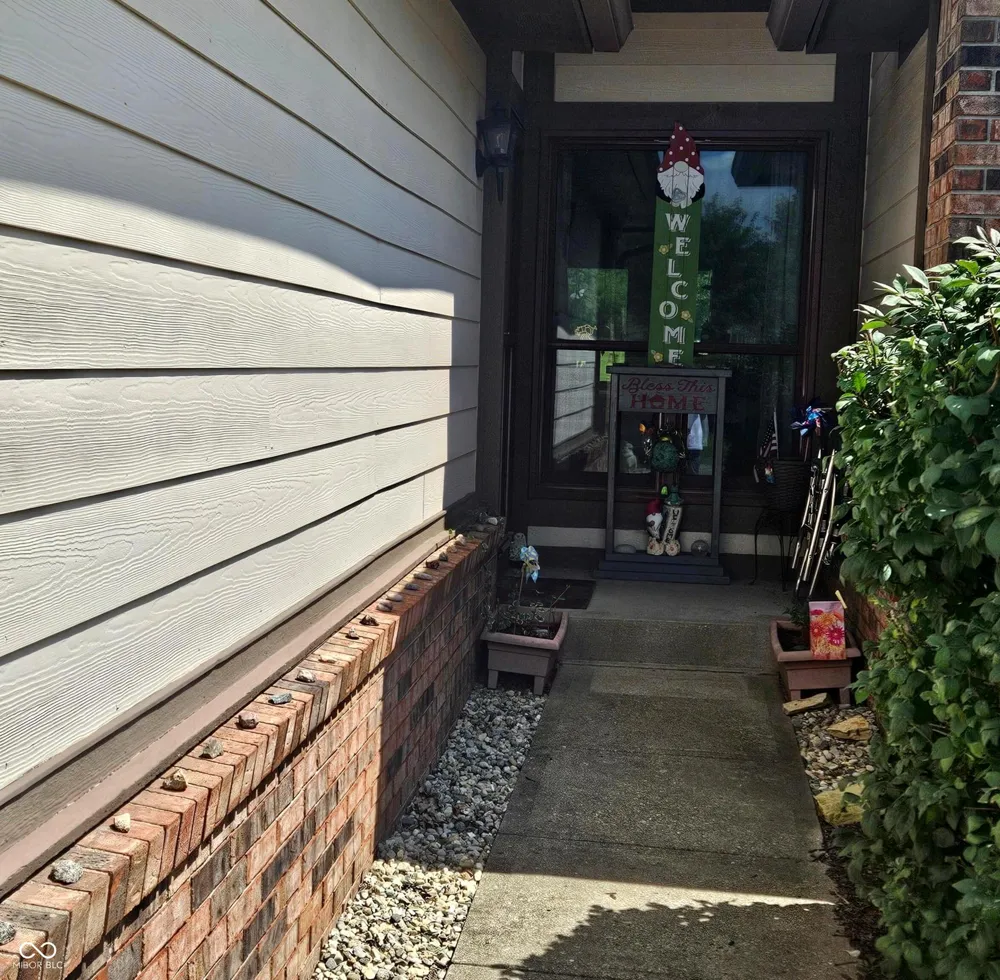 563 Cielo Vista Court Greenwood, IN 46143