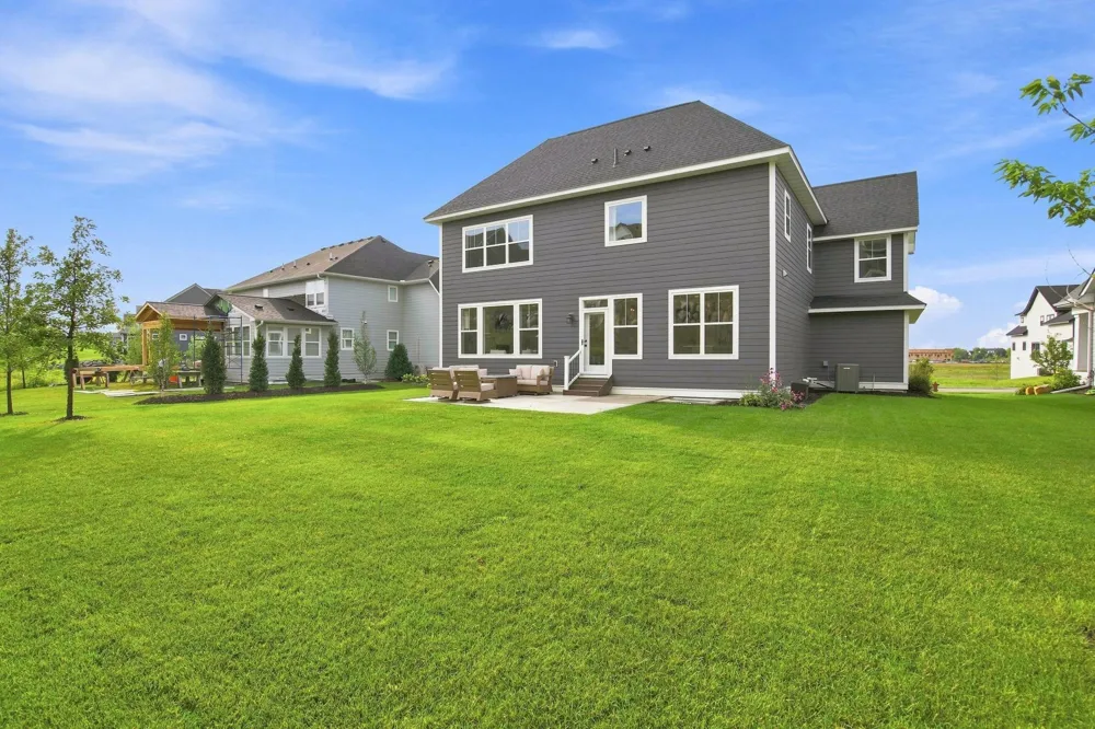 5392 Rolling Hills Parkway Victoria, MN 55318
