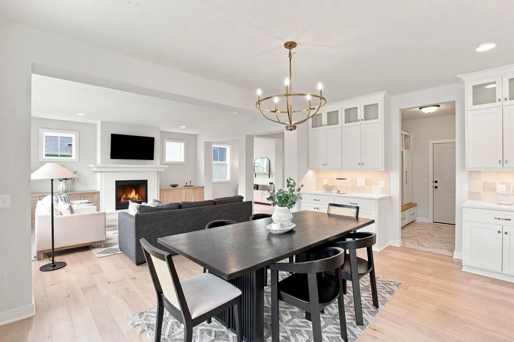 5392 Rolling Hills Parkway Victoria, MN 55318
