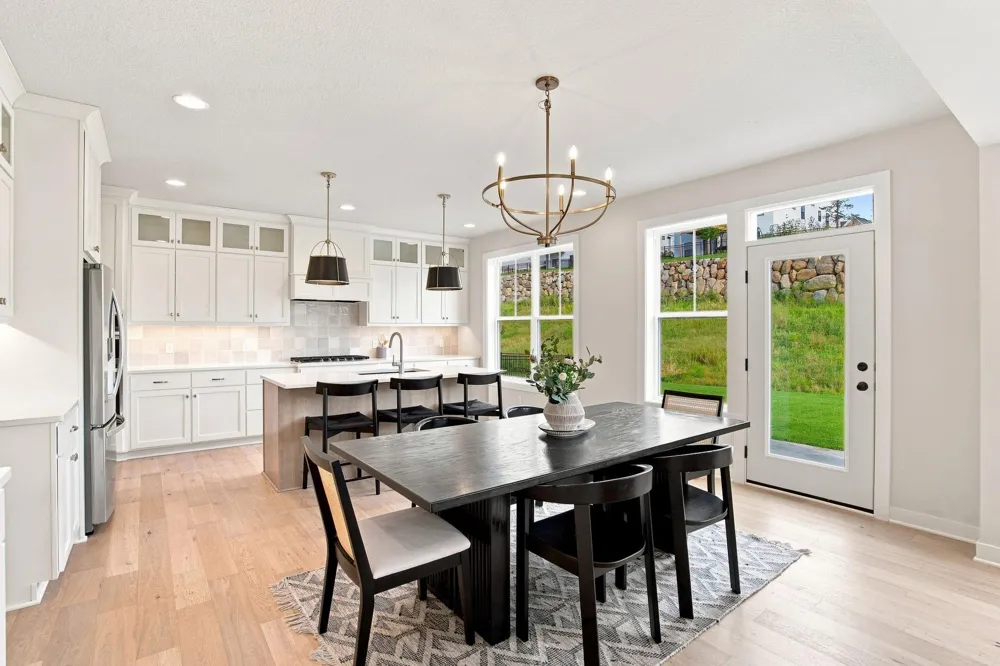 5392 Rolling Hills Parkway Victoria, MN 55318