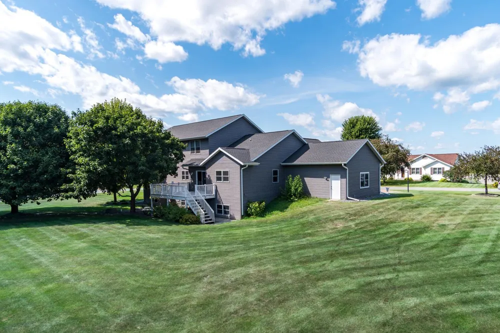 W7885 Country Avenue Holmen, WI 54636