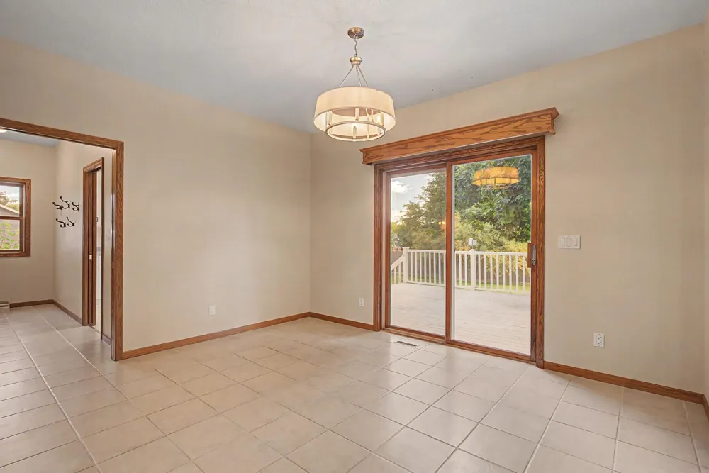 W7885 Country Avenue Holmen, WI 54636