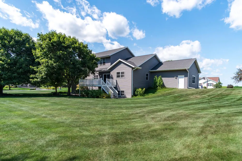 W7885 Country Avenue Holmen, WI 54636