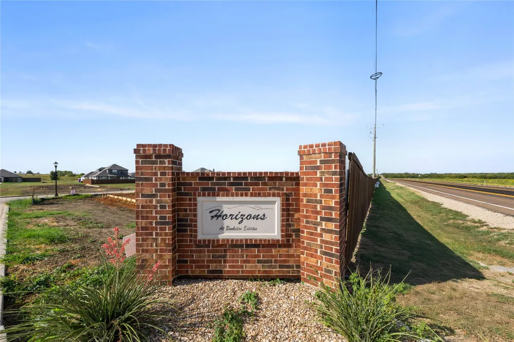 1973 Daybreak Drive Venus, TX 76009