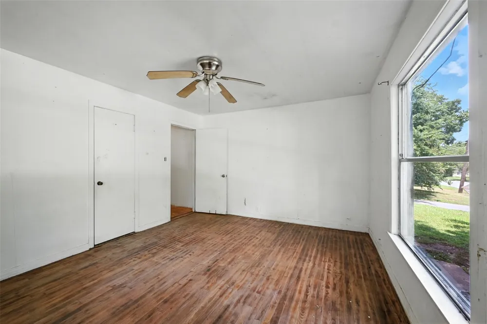 414 S Broadway Street Bells, TX 75414