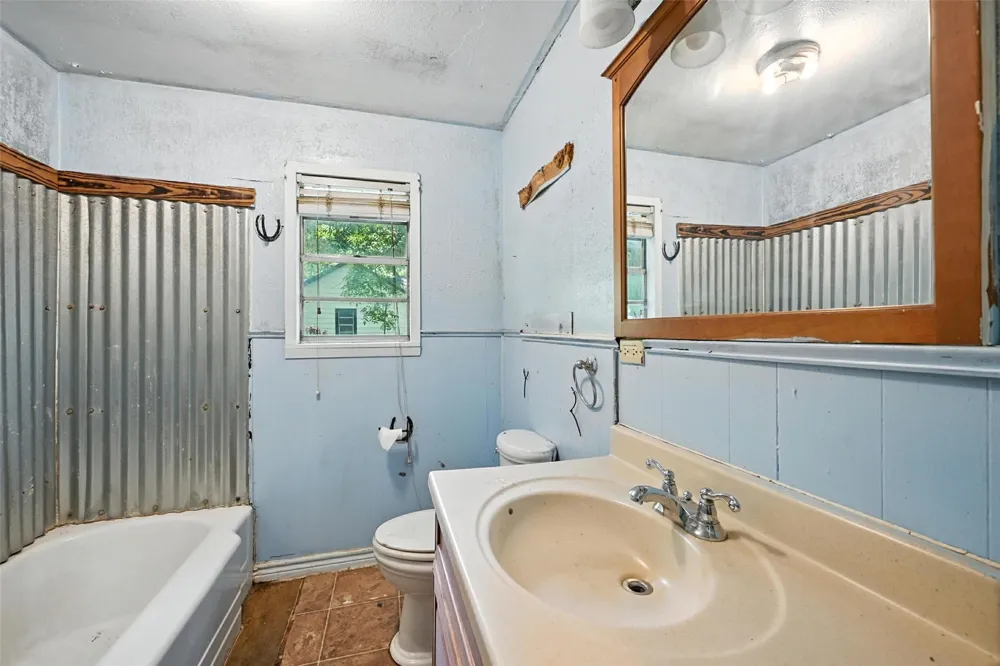 414 S Broadway Street Bells, TX 75414