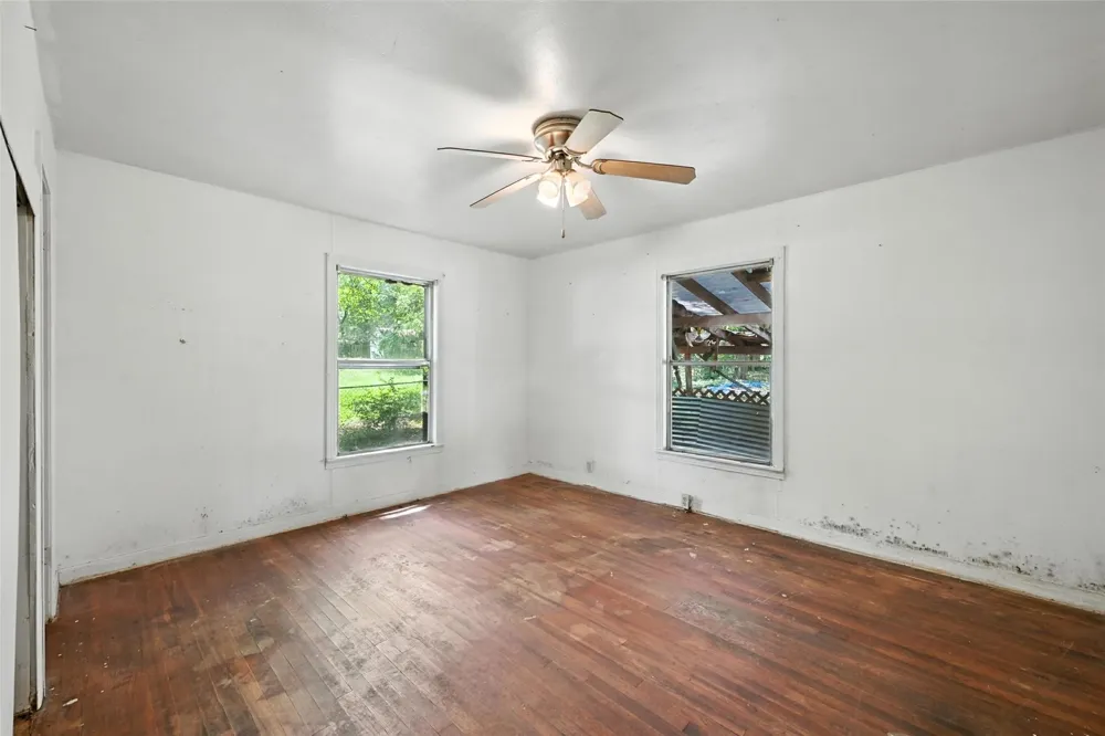 414 S Broadway Street Bells, TX 75414