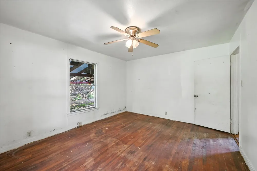 414 S Broadway Street Bells, TX 75414