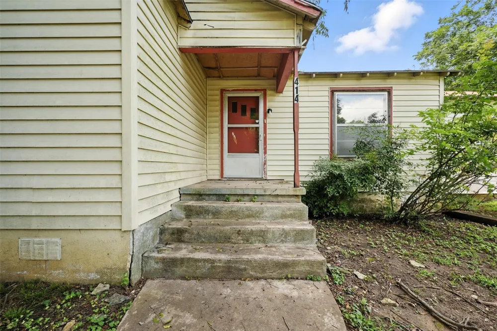 414 S Broadway Street Bells, TX 75414