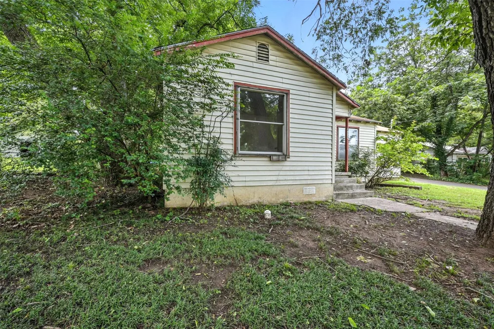 414 S Broadway Street Bells, TX 75414