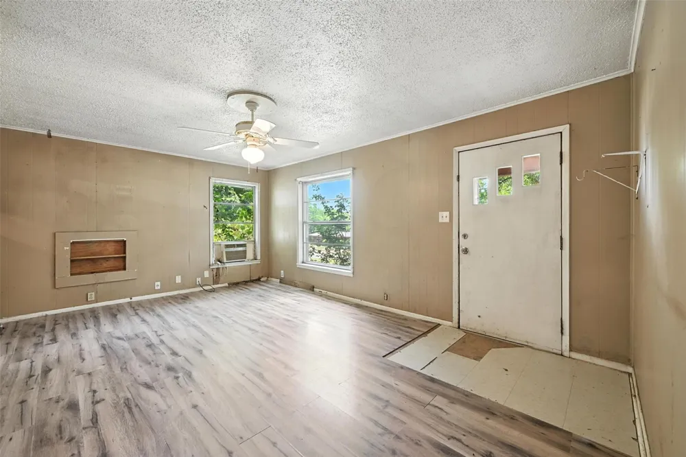 414 S Broadway Street Bells, TX 75414