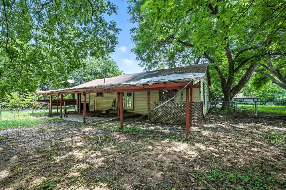 414 S Broadway Street Bells, TX 75414