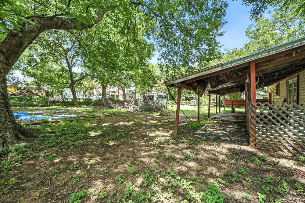 414 S Broadway Street Bells, TX 75414
