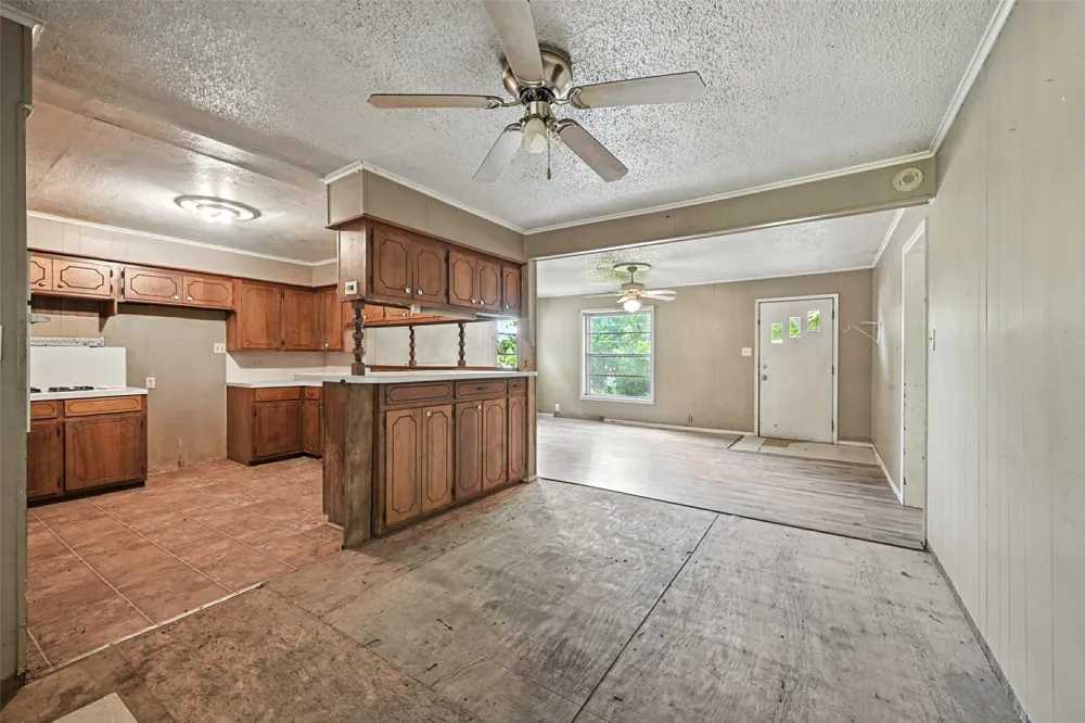 414 S Broadway Street Bells, TX 75414