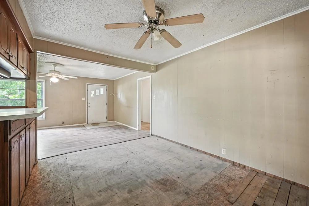 414 S Broadway Street Bells, TX 75414