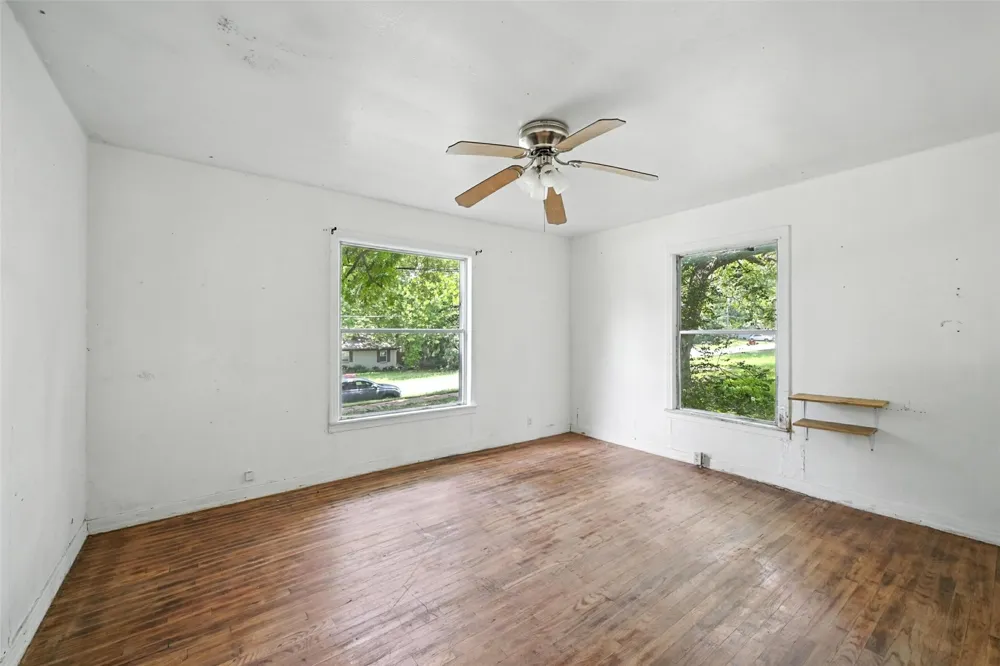 414 S Broadway Street Bells, TX 75414