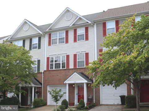 52 QUARTERPOLE COURT