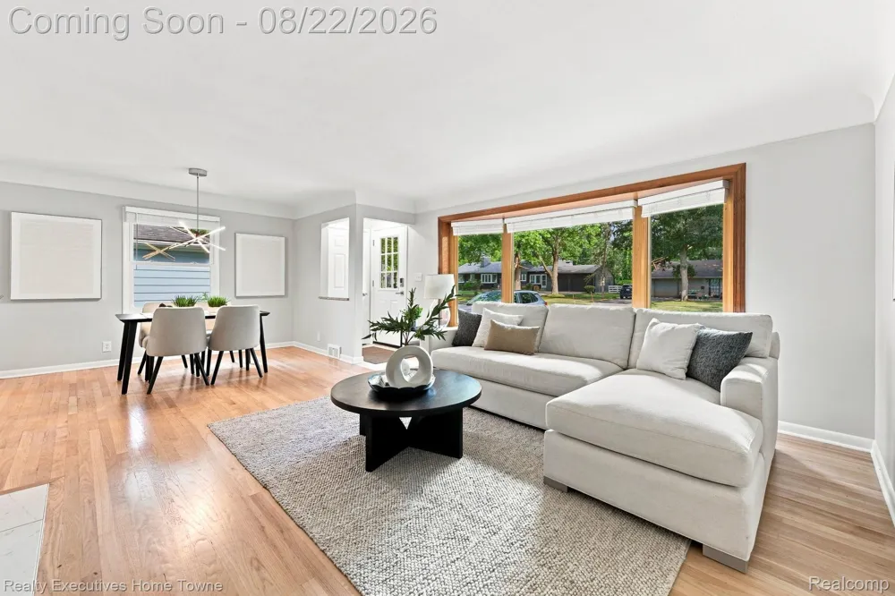 16201 Amherst Avenue Beverly Hills Village, MI 48025