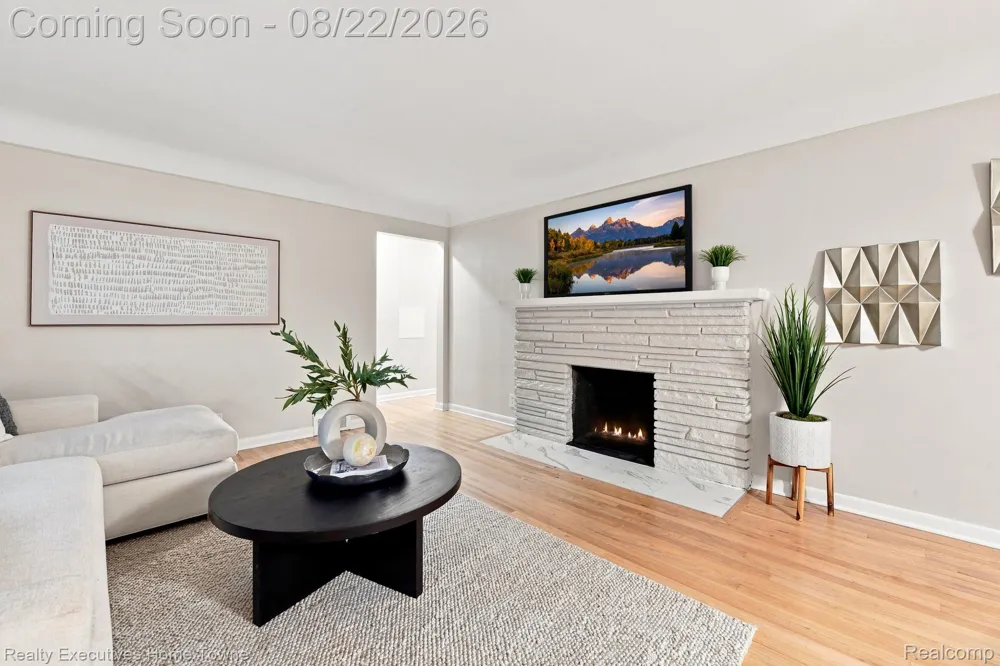 16201 Amherst Avenue Beverly Hills Village, MI 48025