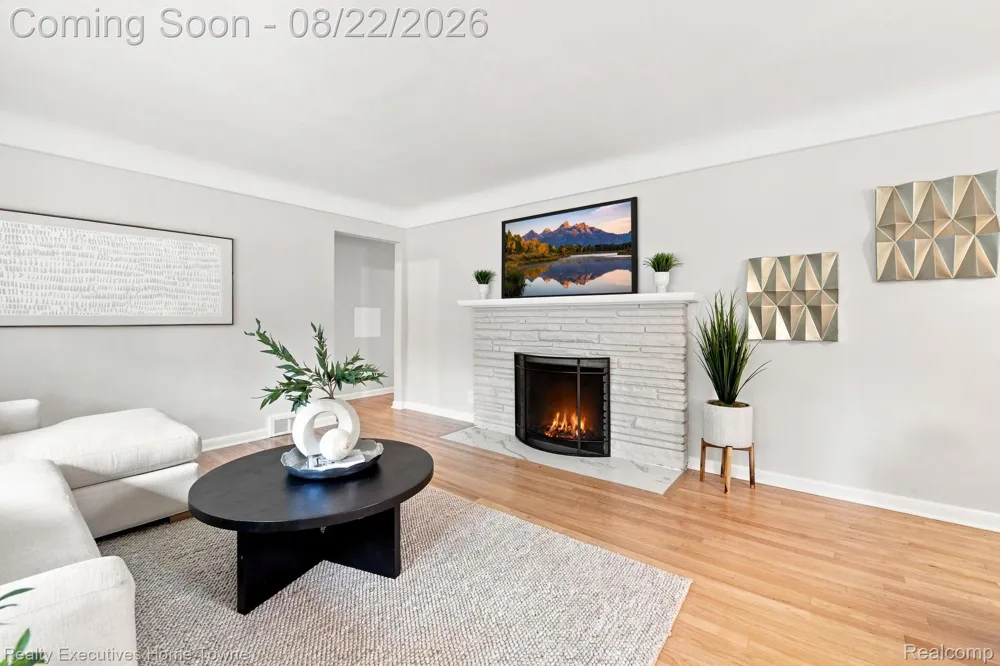 16201 Amherst Avenue Beverly Hills Village, MI 48025