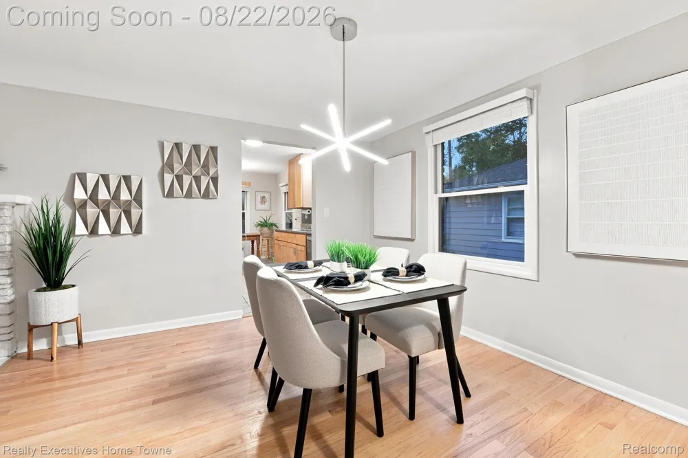 16201 Amherst Avenue Beverly Hills Village, MI 48025