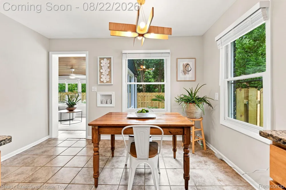 16201 Amherst Avenue Beverly Hills Village, MI 48025