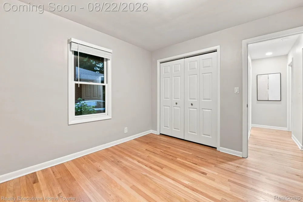 16201 Amherst Avenue Beverly Hills Village, MI 48025
