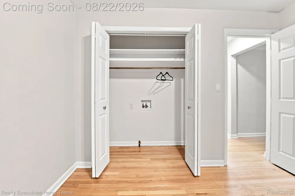 16201 Amherst Avenue Beverly Hills Village, MI 48025