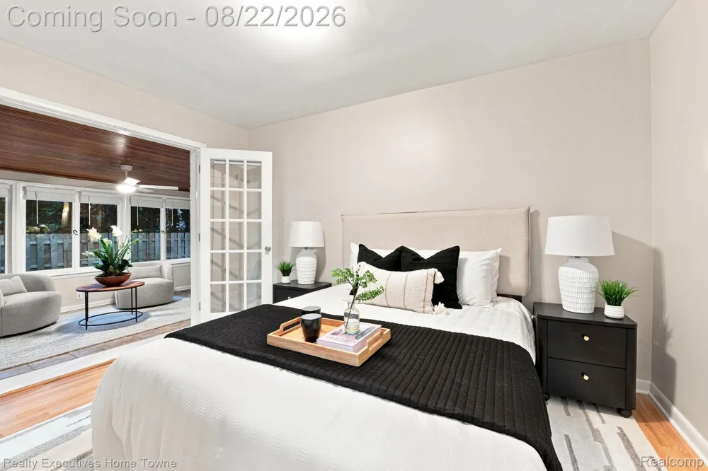 16201 Amherst Avenue Beverly Hills Village, MI 48025