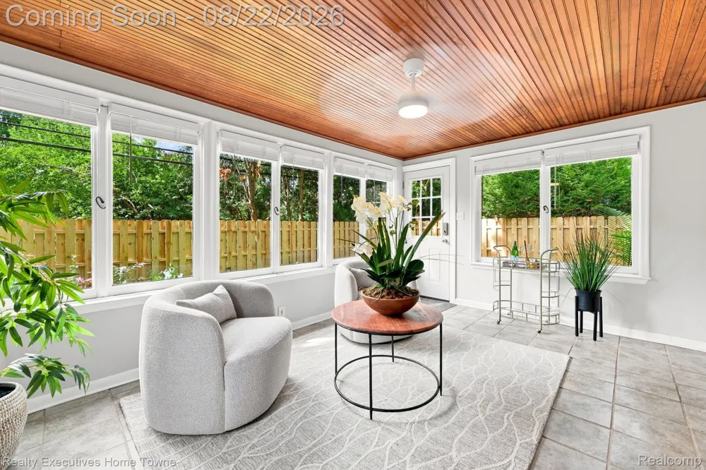 16201 Amherst Avenue Beverly Hills Village, MI 48025