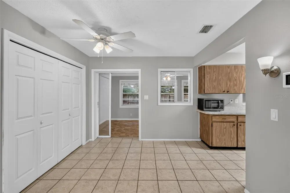 1305 ORANGE AVENUE Tavares, FL 32778