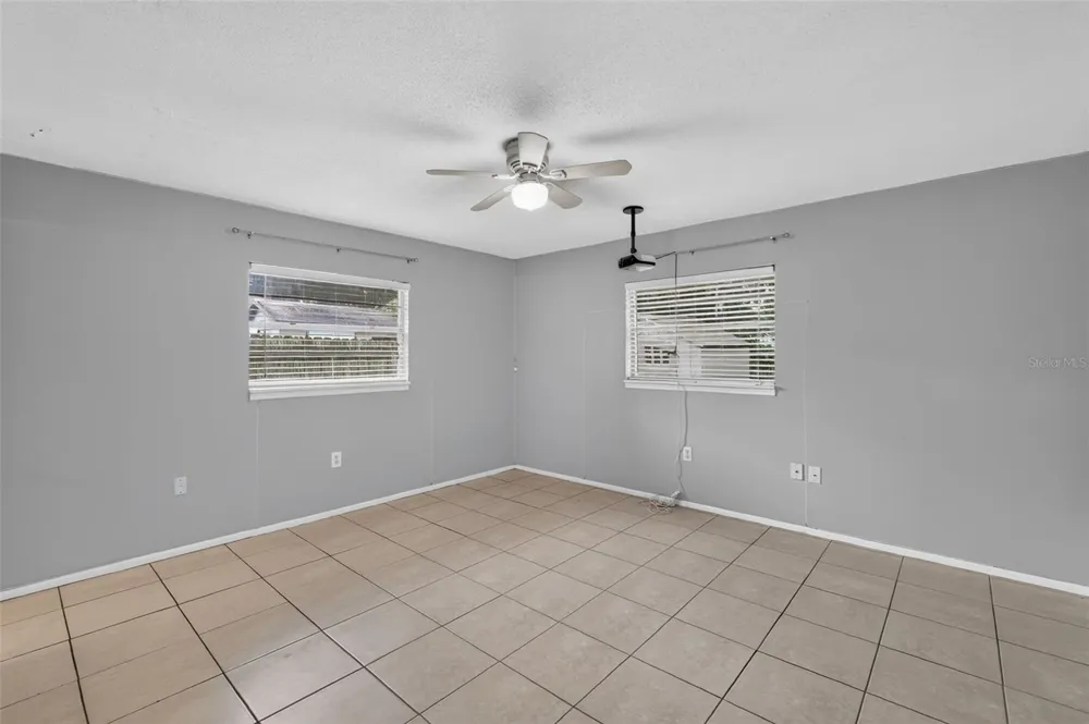 1305 ORANGE AVENUE Tavares, FL 32778