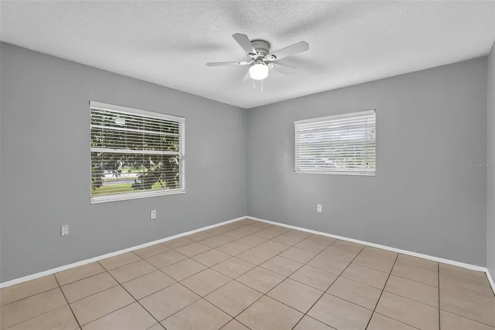 1305 ORANGE AVENUE Tavares, FL 32778